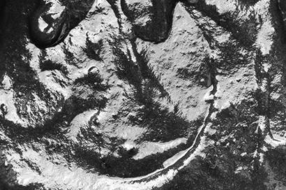 Cono en blanco y negro